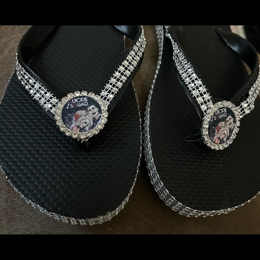 Harley Quinn and joker flip flops